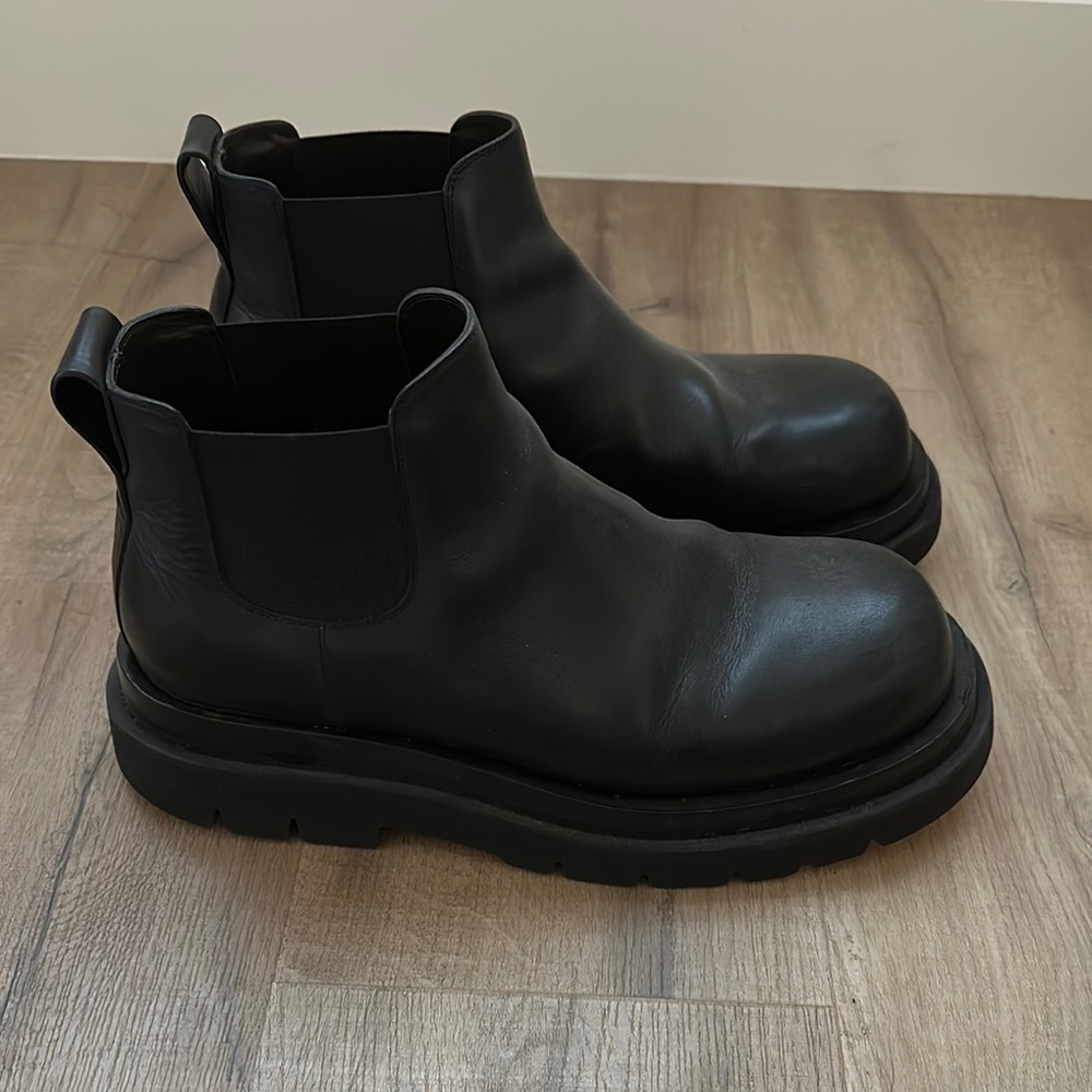 Bottega Veneta Lug Leather Men's Boots